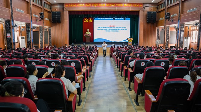  Trường Đại học Vinh tổ chức Tuần “Sinh hoạt công dân - sinh viên” cuối khóa năm học 2022 - 2023